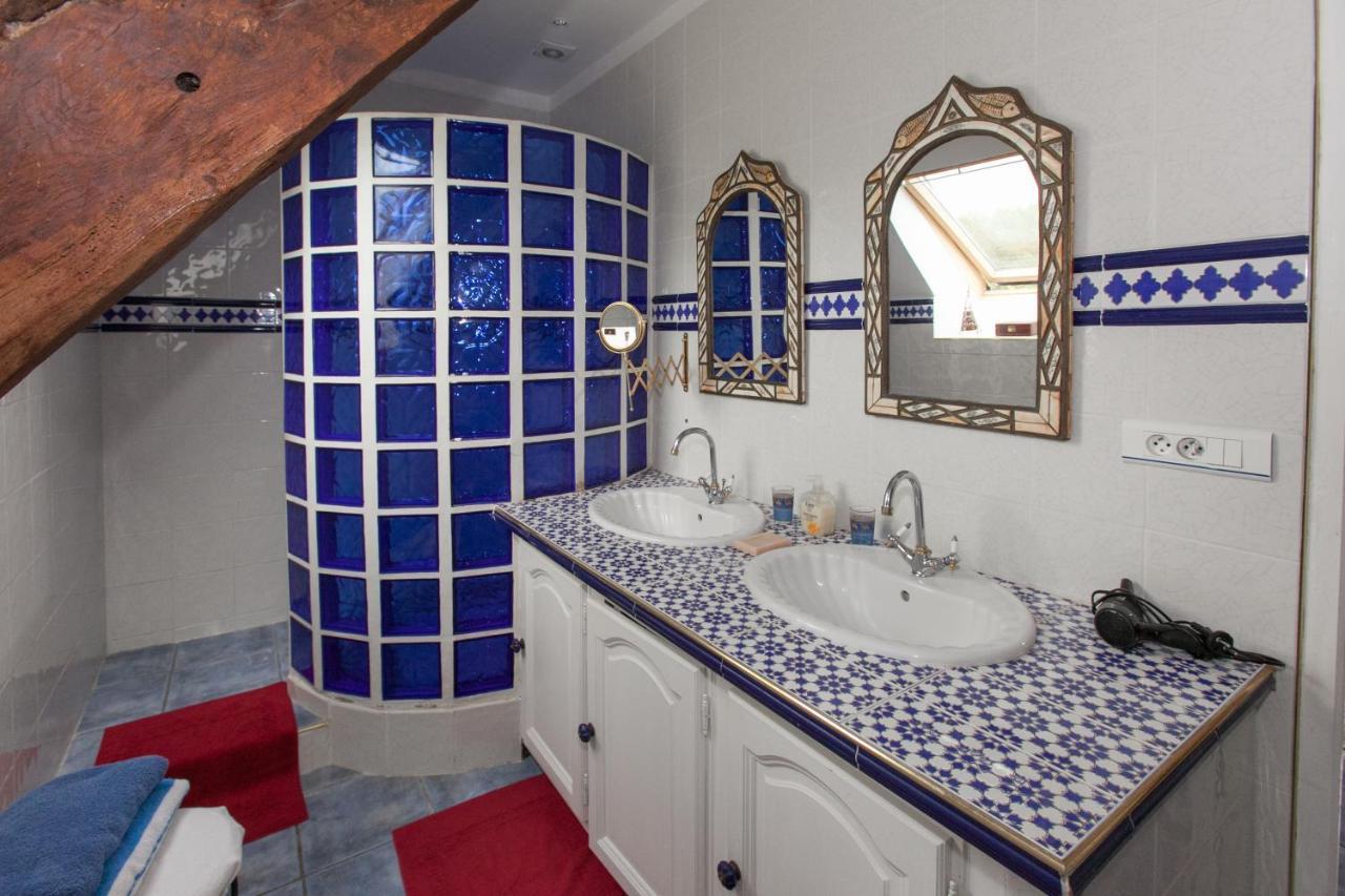 Chambres D'Hotes - Les Palmiers Corseul Exteriör bild