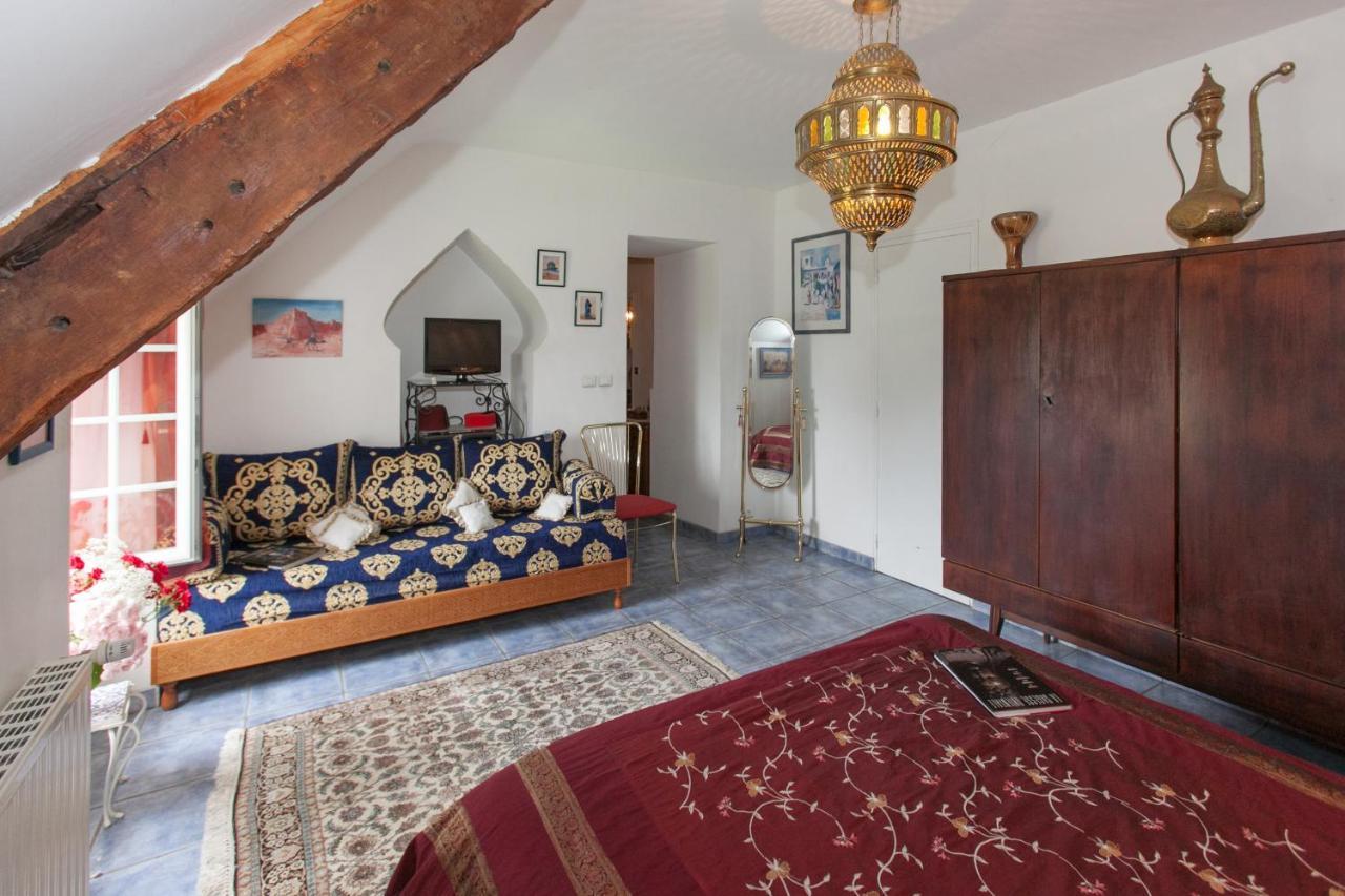 Chambres D'Hotes - Les Palmiers Corseul Exteriör bild