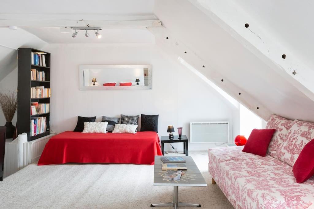Chambres D'Hotes - Les Palmiers Corseul Exteriör bild