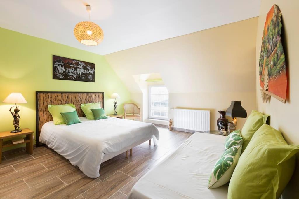 Chambres D'Hotes - Les Palmiers Corseul Exteriör bild